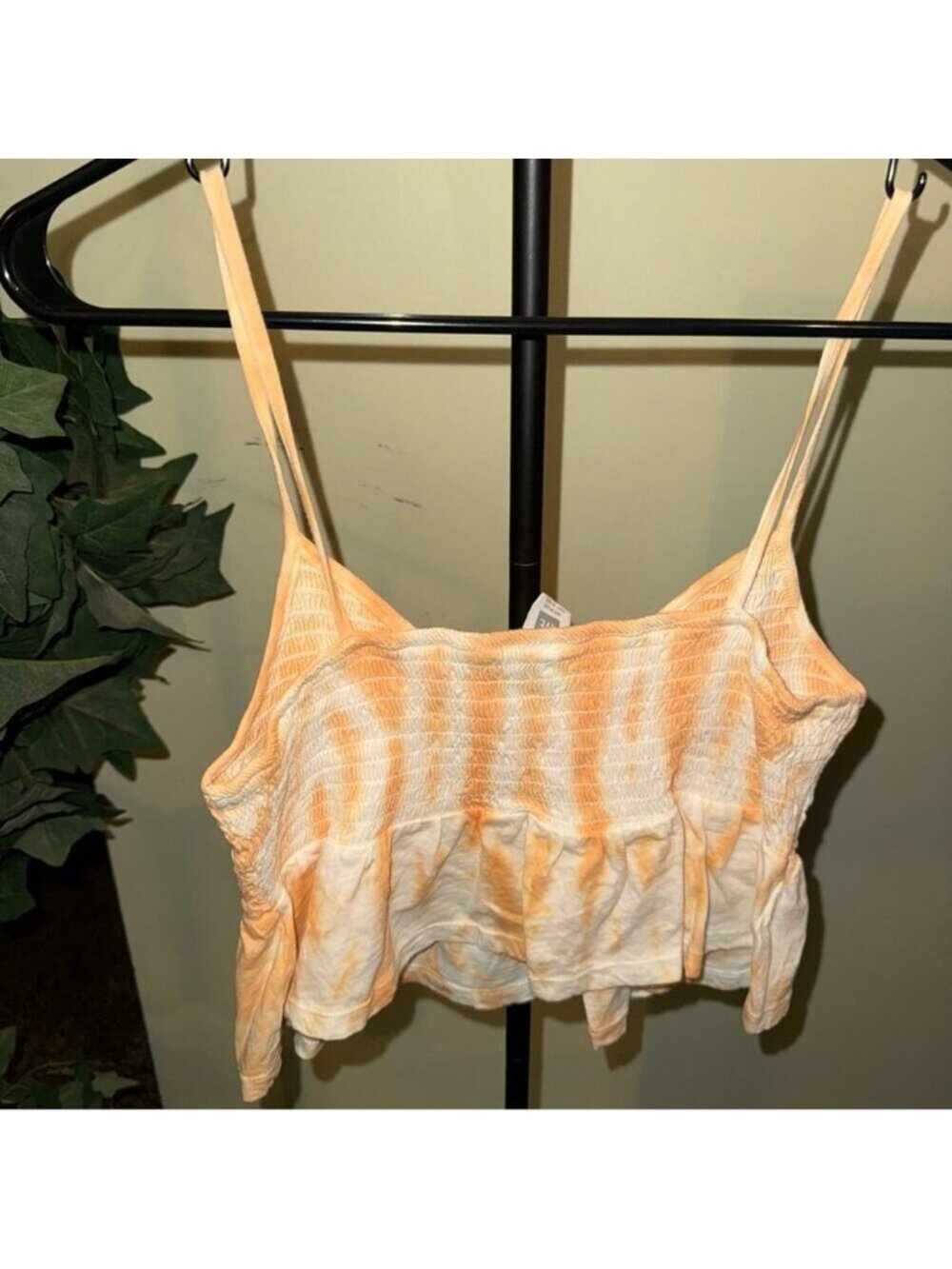 crop top - Picture 2 of 2